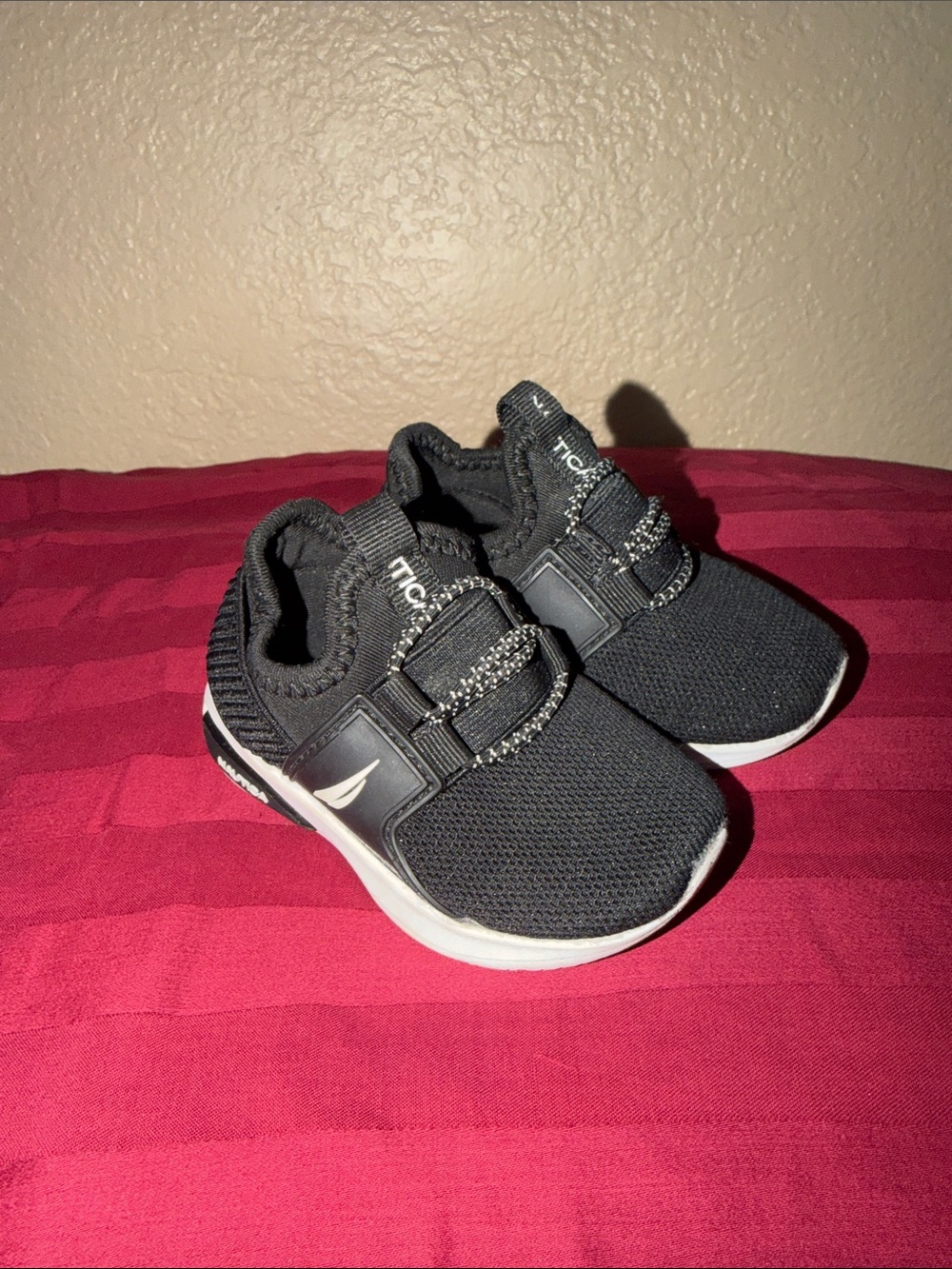 Nautica Kids Black Slip-On Knit Sneakers with White Sole